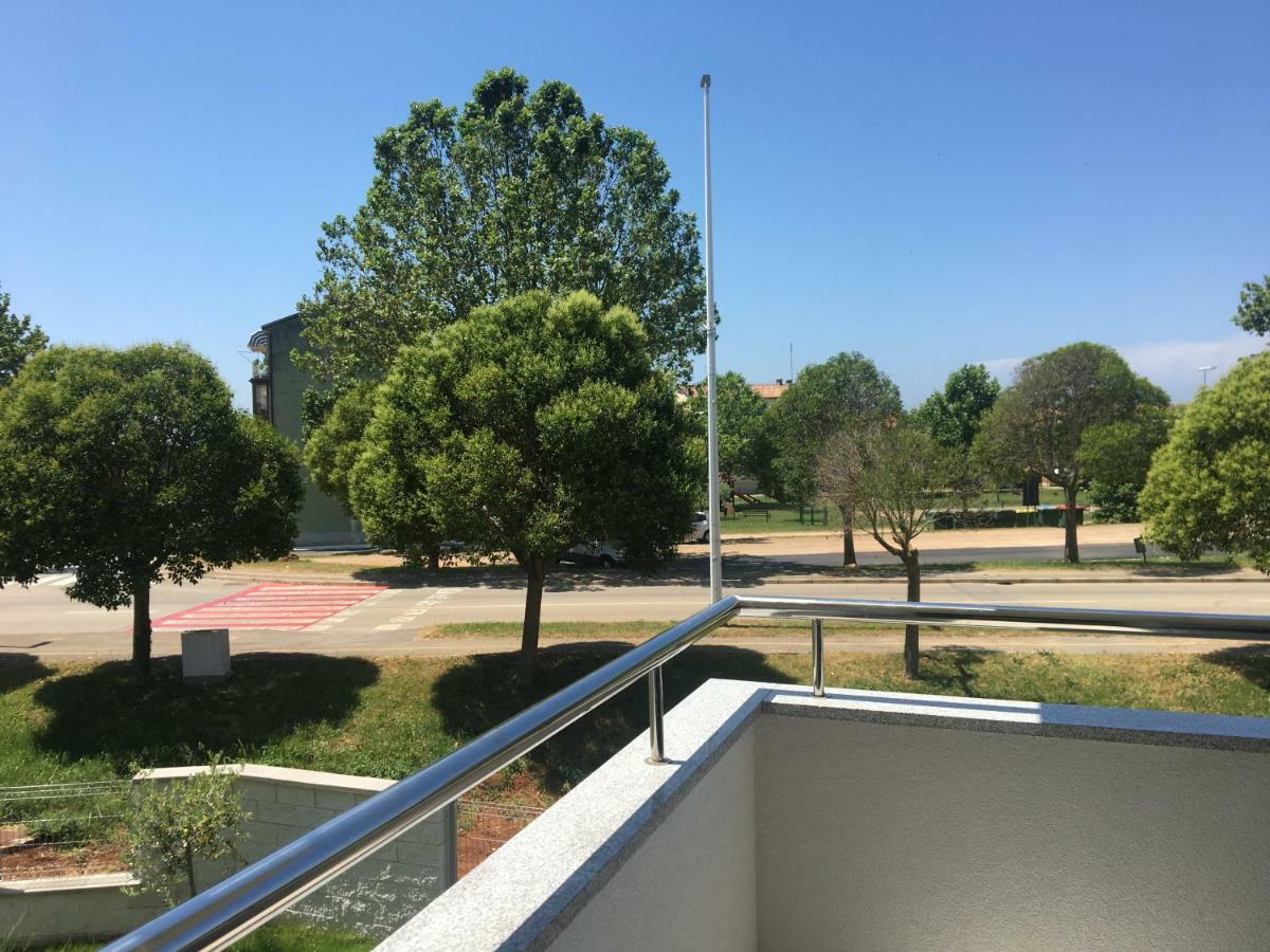 Holly Apartmán