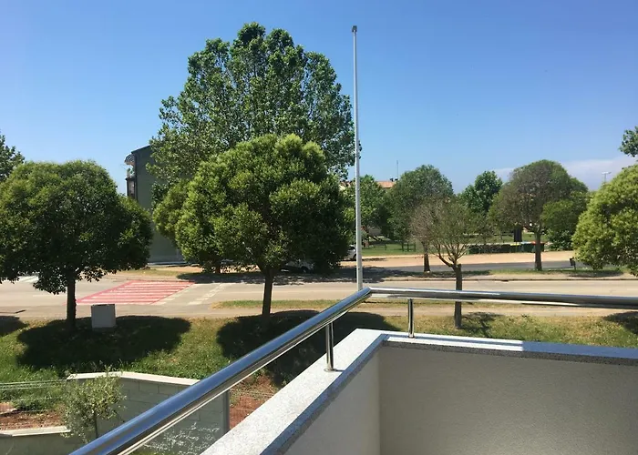 Holly Apartman