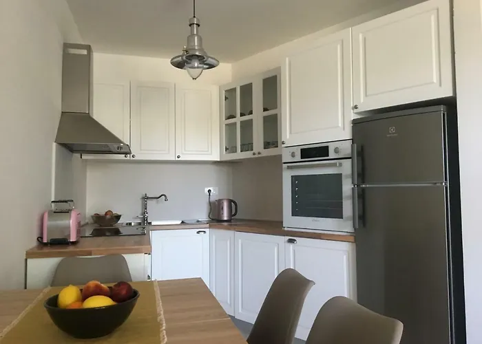 Holly Apartman